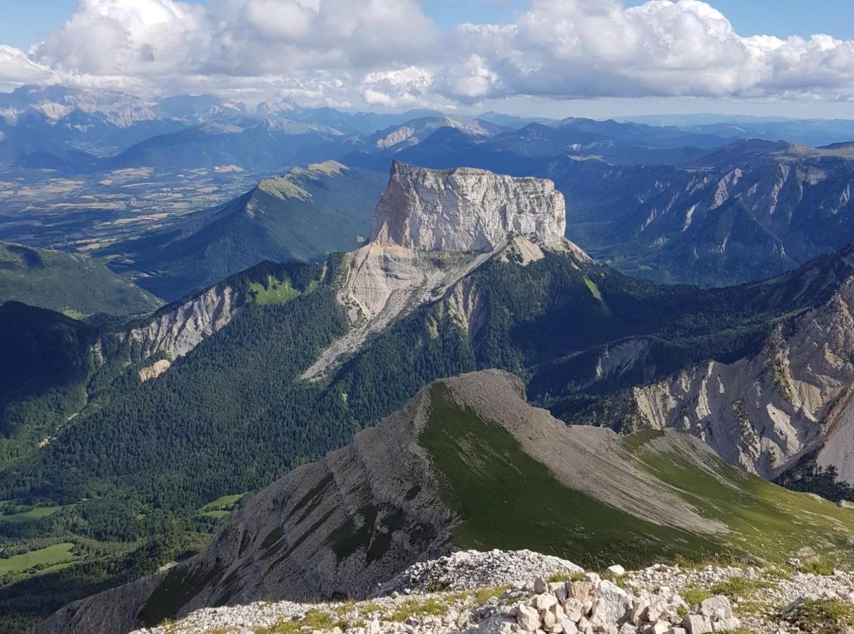 Gites Des Flandaines แซงต์-ฌอง-ออง-รัวยองส์ ภายนอก รูปภาพ